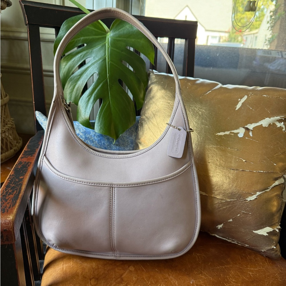 Vintage Lilac Coach Ergo 9033